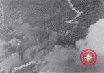 Immagine di Bombardamento americano di Neumunster ferroviaria Germania Neumunster Germania, 1945, secondo 50 filmato di repertorio 65675037603