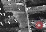 Immagine di Regensburg railyards bombardato nella seconda guerra mondiale Regensburg Germania, 1945, secondo 19 filmato di repertorio 65675037604