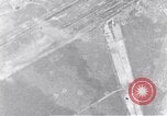 Immagine di Regensburg railyards bombardato nella seconda guerra mondiale Regensburg Germania, 1945, secondo 24 filmato di repertorio 65675037604