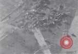 Immagine di Regensburg railyards bombardato nella seconda guerra mondiale Regensburg Germania, 1945, secondo 29 filmato di repertorio 65675037604
