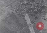 Immagine di Regensburg railyards bombardato nella seconda guerra mondiale Regensburg Germania, 1945, secondo 30 filmato di repertorio 65675037604