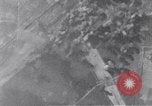 Immagine di Regensburg railyards bombardato nella seconda guerra mondiale Regensburg Germania, 1945, secondo 33 filmato di repertorio 65675037604