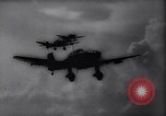 Standbild deutsche Ju-87 Stuka dive Bomber angreifen Westerplatte Danzig Polen, 1939, aus Sekunde 15 historischem Filmmaterial Videoclip 65675037614