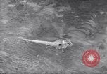 Standbild H-6 Helikopter Luzon Philippinen, 1945, aus Sekunde 17 historischem Filmmaterial Videoclip 65675037632