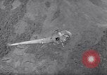 Standbild H-6 Helikopter Luzon Philippinen, 1945, aus Sekunde 32 historischem Filmmaterial Videoclip 65675037632