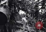 Standbild Captain R D Underwood Shingbwiyang Birma, 1945, aus Sekunde 13 historischem Filmmaterial Videoclip 65675037637