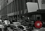 Standbild Motorama auto show New York City USA, 1953, aus Sekunde 14 historischem Filmmaterial Videoclip 65675037642