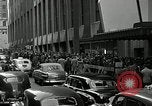 Standbild Motorama auto show New York City USA, 1953, aus Sekunde 18 historischem Filmmaterial Videoclip 65675037642