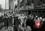 Standbild Motorama auto show New York City USA, 1953, aus Sekunde 22 historischem Filmmaterial Videoclip 65675037642