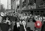 Standbild Motorama auto show New York City USA, 1953, aus Sekunde 45 historischem Filmmaterial Videoclip 65675037642