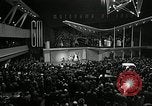 Standbild Motorama auto show New York City USA, 1953, aus Sekunde 59 historischem Filmmaterial Videoclip 65675037642