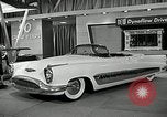 Standbild Motorama Auto Show 1953 New York City USA, 1953, aus Sekunde 5 historischem Filmmaterial Videoclip 65675037646