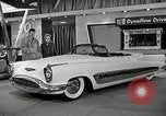 Standbild Motorama Auto Show 1953 New York City USA, 1953, aus Sekunde 8 historischem Filmmaterial Videoclip 65675037646