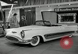 Standbild Motorama Auto Show 1953 New York City USA, 1953, aus Sekunde 10 historischem Filmmaterial Videoclip 65675037646