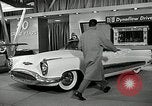 Standbild Motorama Auto Show 1953 New York City USA, 1953, aus Sekunde 16 historischem Filmmaterial Videoclip 65675037646