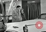 Standbild Motorama Auto Show 1953 New York City USA, 1953, aus Sekunde 33 historischem Filmmaterial Videoclip 65675037646