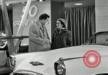Standbild Motorama Auto Show 1953 New York City USA, 1953, aus Sekunde 38 historischem Filmmaterial Videoclip 65675037646