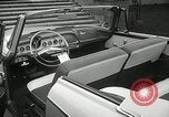 Standbild Chrysler Corporation Auto Show United States USA, 1955, aus Sekunde 40 historischem Filmmaterial Videoclip 65675037651