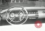 Standbild Chrysler Corporation Auto Show United States USA, 1955, aus Sekunde 46 historischem Filmmaterial Videoclip 65675037651
