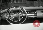 Standbild Chrysler Corporation Auto Show United States USA, 1955, aus Sekunde 49 historischem Filmmaterial Videoclip 65675037651