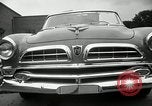 Standbild Chrysler Corporation Auto Show United States USA, 1955, aus Sekunde 57 historischem Filmmaterial Videoclip 65675037651