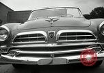Standbild Chrysler Corporation Auto Show United States USA, 1955, aus Sekunde 59 historischem Filmmaterial Videoclip 65675037651