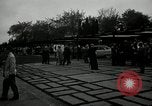 Standbild Chrysler Corporation Auto Show United States USA, 1955, aus Sekunde 60 historischem Filmmaterial Videoclip 65675037651