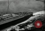 Standbild SS Queen Mary macht Datensatz Atlantiküberquerung New York United States USA, 1936, aus Sekunde 15 historischem Filmmaterial Videoclip 65675037652