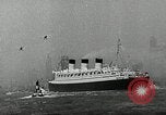 Standbild SS Queen Mary macht Datensatz Atlantiküberquerung New York United States USA, 1936, aus Sekunde 44 historischem Filmmaterial Videoclip 65675037652