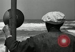 Standbild beachcombers Fort Bragg California USA, 1936, aus Sekunde 38 historischem Filmmaterial Videoclip 65675037659