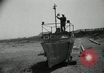 Standbild beachcombers Fort Bragg California USA, 1936, aus Sekunde 40 historischem Filmmaterial Videoclip 65675037659