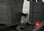 Standbild beachcombers Fort Bragg California USA, 1936, aus Sekunde 56 historischem Filmmaterial Videoclip 65675037659