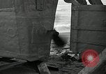 Standbild beachcombers Fort Bragg California USA, 1936, aus Sekunde 57 historischem Filmmaterial Videoclip 65675037659