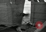 Standbild beachcombers Fort Bragg California USA, 1936, aus Sekunde 58 historischem Filmmaterial Videoclip 65675037659