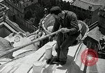 Immagine di Torcia luci montato sulla Basilica di San Pietro Roma Italia, 1935, secondo 37 filmato di repertorio 65675037669