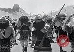 Standbild gedenken Apache Krieg Huejotzingo Puebla Mexico, 1933, aus Sekunde 32 historischem Filmmaterial Videoclip 65675037675