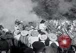 Standbild gedenken Apache Krieg Huejotzingo Puebla Mexico, 1933, aus Sekunde 62 historischem Filmmaterial Videoclip 65675037675