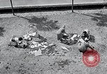 Standbild Hollywood Stars Montage einer Stichsäge Puzzle Universal City California USA, 1933, aus Sekunde 28 historischem Filmmaterial Videoclip 65675037678
