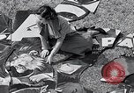Standbild Hollywood Stars Montage einer Stichsäge Puzzle Universal City California USA, 1933, aus Sekunde 45 historischem Filmmaterial Videoclip 65675037678