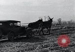 Standbild WH Holz Courtney Missouri USA, 1933, aus Sekunde 50 historischem Filmmaterial Videoclip 65675037686