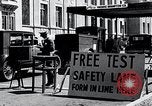 Standbild anti defekte Bremse Antrieb Berkeley California USA, 1932, aus Sekunde 15 historischem Filmmaterial Videoclip 65675037698