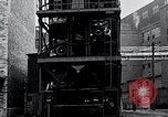 Standbild vertikale Parkplatz East Pittsburgh Pennsylvania USA, 1932, aus Sekunde 13 historischem Filmmaterial Videoclip 65675037699