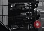 Standbild vertikale Parkplatz East Pittsburgh Pennsylvania USA, 1932, aus Sekunde 21 historischem Filmmaterial Videoclip 65675037699