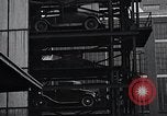 Standbild vertikale Parkplatz East Pittsburgh Pennsylvania USA, 1932, aus Sekunde 23 historischem Filmmaterial Videoclip 65675037699