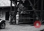 Standbild vertikale Parkplatz East Pittsburgh Pennsylvania USA, 1932, aus Sekunde 28 historischem Filmmaterial Videoclip 65675037699