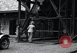 Standbild vertikale Parkplatz East Pittsburgh Pennsylvania USA, 1932, aus Sekunde 31 historischem Filmmaterial Videoclip 65675037699