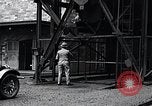 Standbild vertikale Parkplatz East Pittsburgh Pennsylvania USA, 1932, aus Sekunde 32 historischem Filmmaterial Videoclip 65675037699