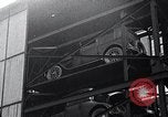 Standbild vertikale Parkplatz East Pittsburgh Pennsylvania USA, 1932, aus Sekunde 44 historischem Filmmaterial Videoclip 65675037699