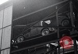 Standbild vertikale Parkplatz East Pittsburgh Pennsylvania USA, 1932, aus Sekunde 48 historischem Filmmaterial Videoclip 65675037699