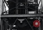 Standbild vertikale Parkplatz East Pittsburgh Pennsylvania USA, 1932, aus Sekunde 59 historischem Filmmaterial Videoclip 65675037699